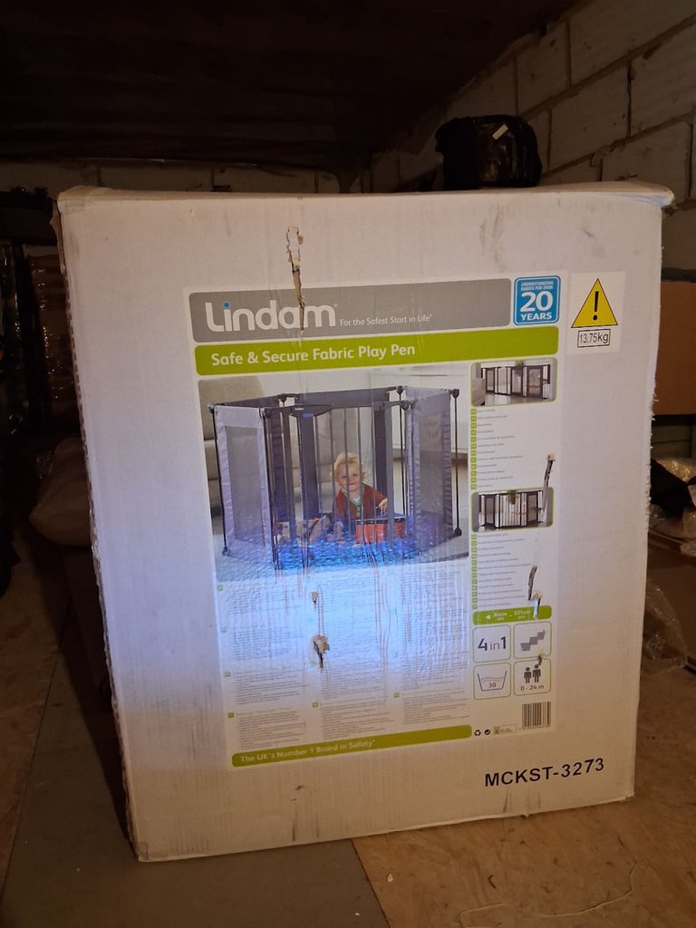 Play pen for young children 