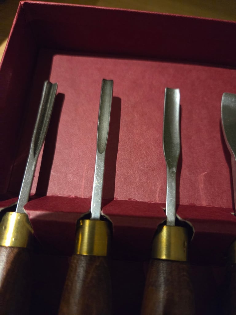 6 Crown woodcarving chisel set lathe Axminster wood turning