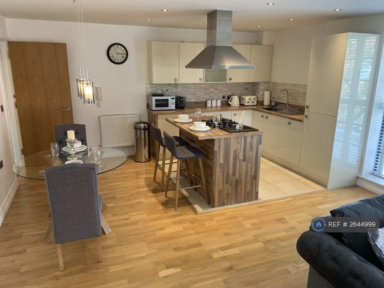 2 bedroom flat in Wallis Court, Leicester, LE2 (2 bed) (#2644999)