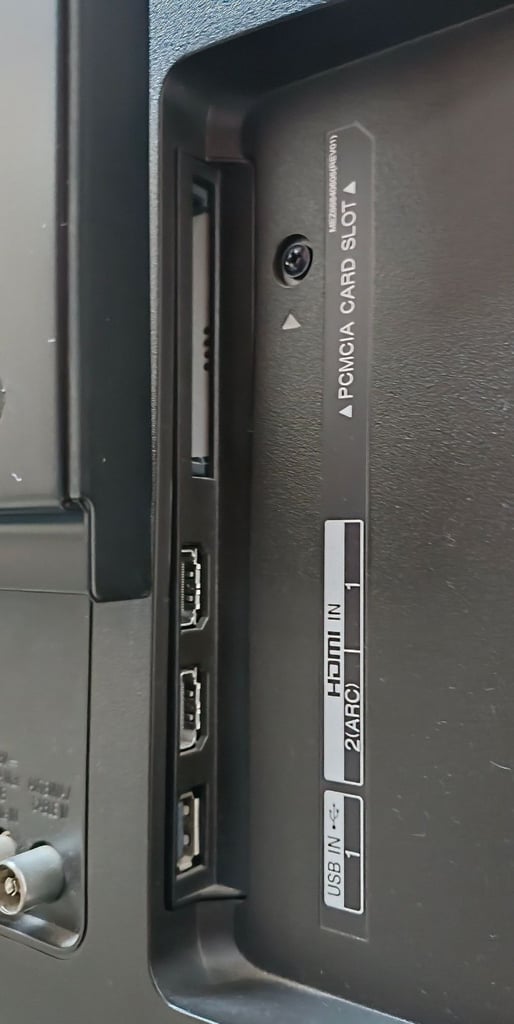 LG 43UJ630V 43 inch 4K Smart WiFi LED TV, in very good condition