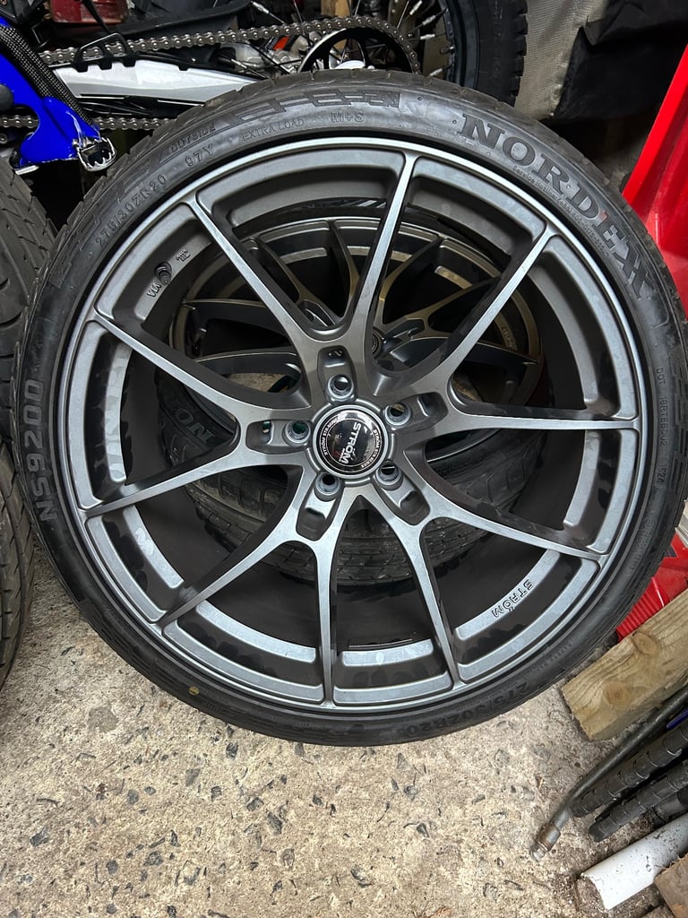 20inch BMW storm alloy wheels 