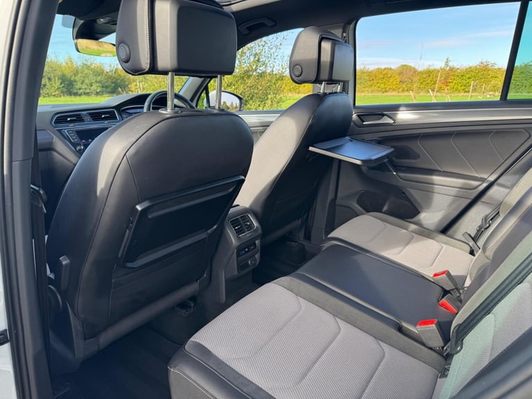 2017 Volkswagen Tiguan 2.0 TDi 150 R-Line 5dr ESTATE DIESEL Manual