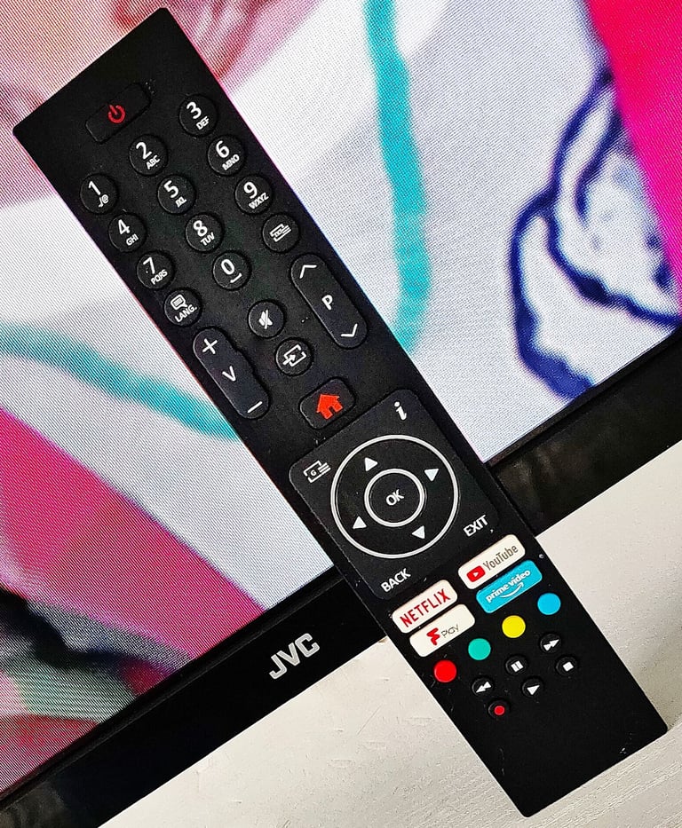 40" JVC SMART HD READY WIFI LED APPS TV FREEVIEW CATCH UP RC & LEGS TOP CONDITION -FREE DELIVERY