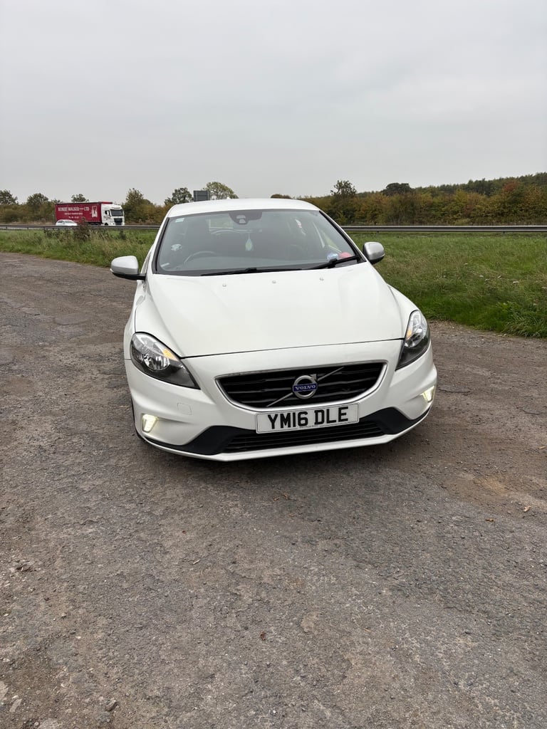 Volvo, V40, Hatchback, 2016, Manual, 1969 (cc), 5 doors