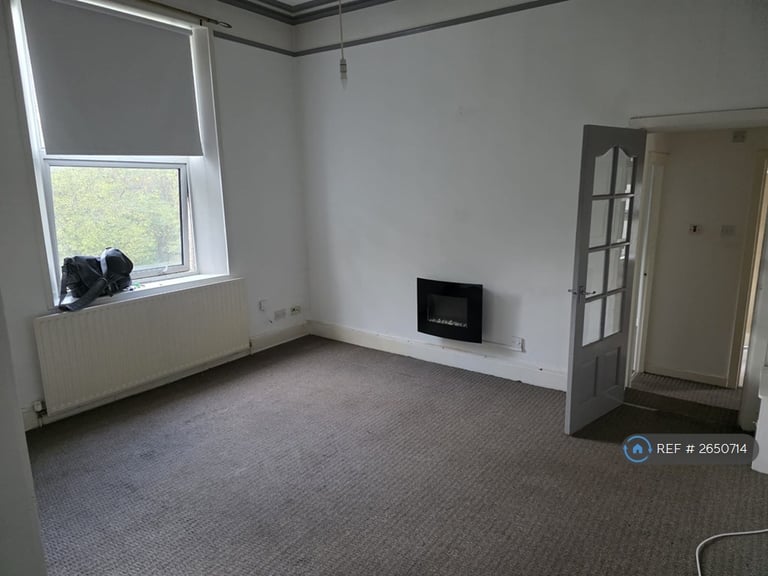 1 bedroom flat in Tulliallen, Liverpool, L22 (1 bed) (#2650714)