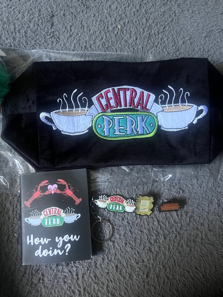 Friends TV Show Pencil Case/Pin Badges New Christmas stocking/present 