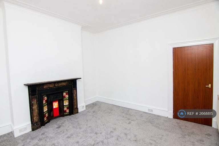 2 bedroom flat in Elmbank Road, Aberdeen, AB24 (2 bed) (#2668815)