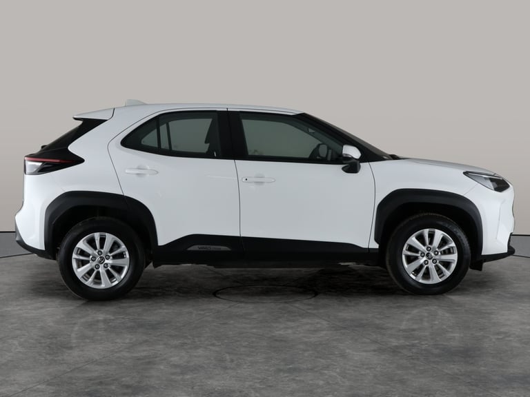 2024 Toyota Yaris Cross 1.5 VVT-h Icon SUV 5dr Petrol Hybrid E-CVT Euro 6 (s/s) (116 ps) - REVERS...