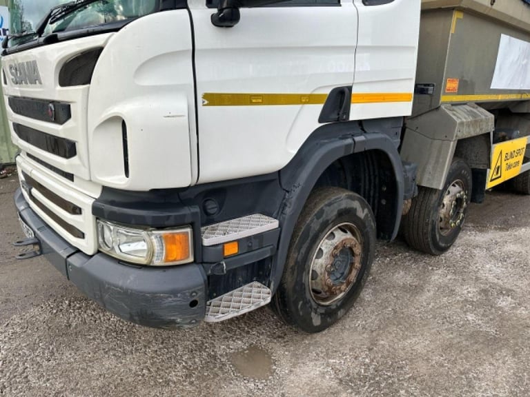 Scania P370 CB 8X4 MANUAL GEARBOX EURO 6 TIPPER