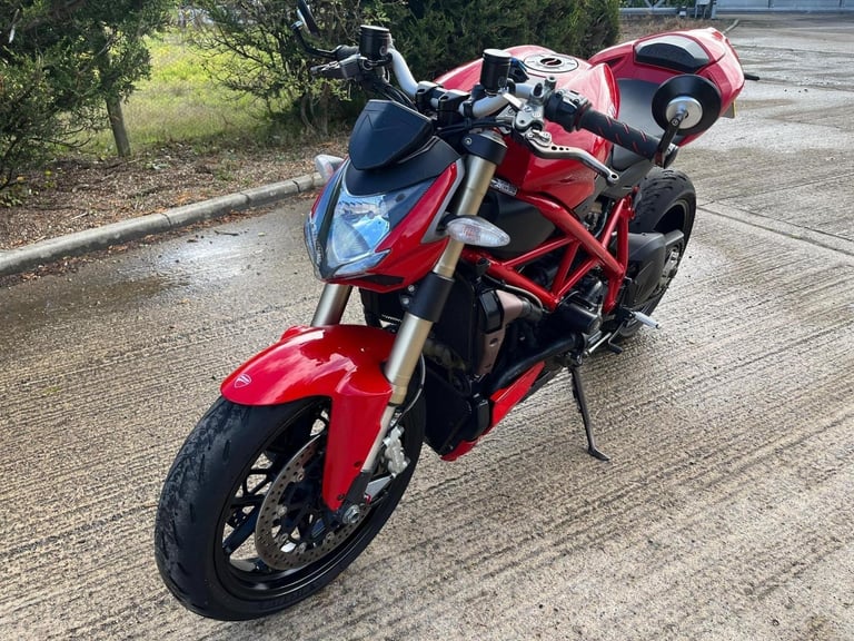 2014 64 DUCATI F848 STREETFIGHTER F 848 RED STUNNING BIKE NAKED MUSCLE MONSTER