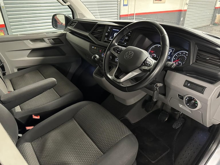 2021 Volkswagen Transporter 2.0 TDI T32 Highline Kombi FWD LWB High Roof Euro 6 (s/s) 5dr WINDOW ...
