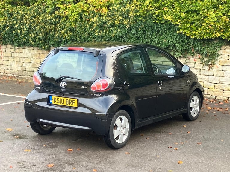 2010 Toyota AYGO 1.0 VVT-i Black 5dr HATCHBACK Petrol Manual