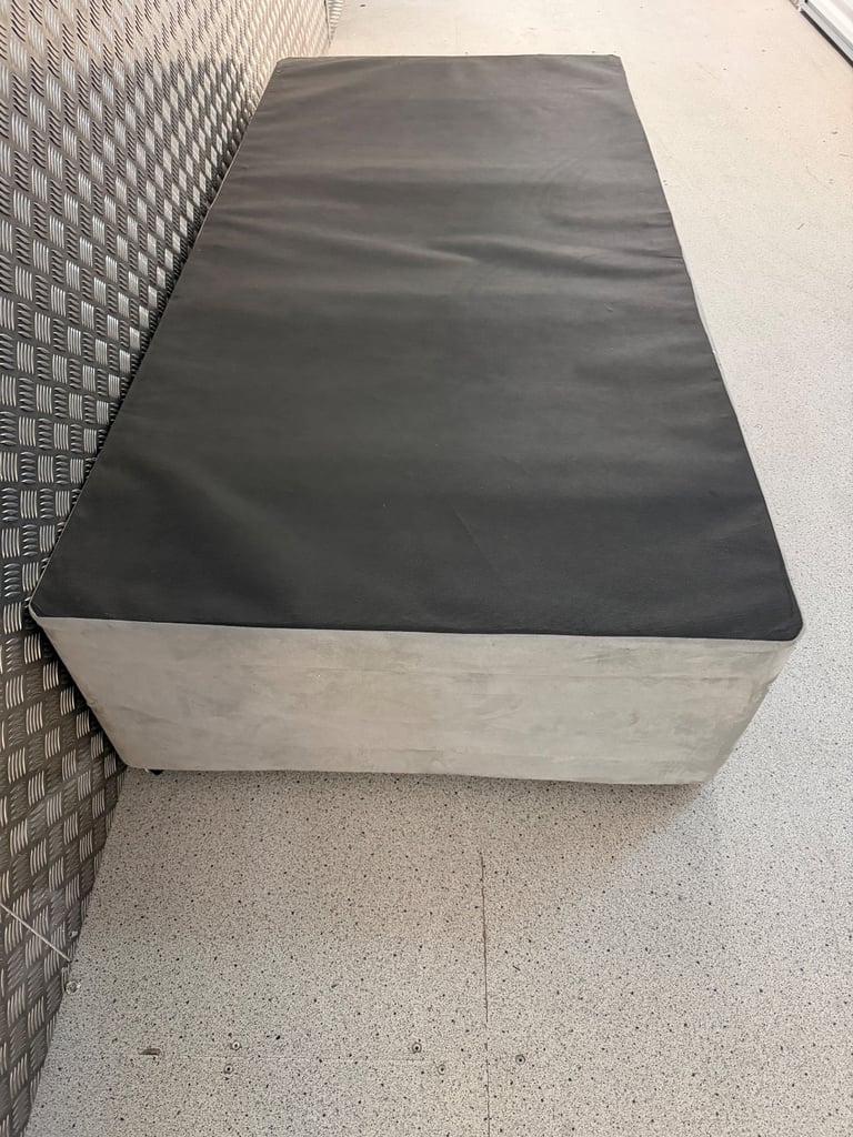 SINGLE DIVAN BED. Free delivery!!!