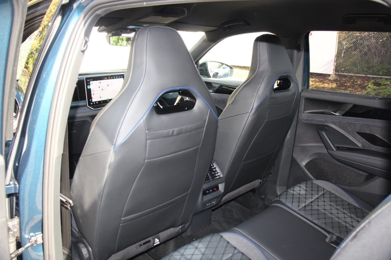 2025 Volkswagen Touran R-LINE ETSI DSG Estate Petrol Automatic