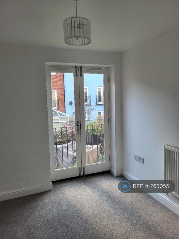 2 bedroom flat in Gainsborough Court, Sudbury, CO10 (2 bed) (#2630551)