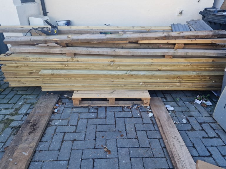 Decking Wood for Quick Sale, Almost New