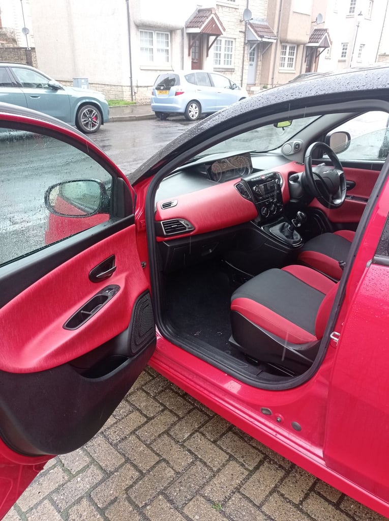 2014 Chrysler Ypsilon 