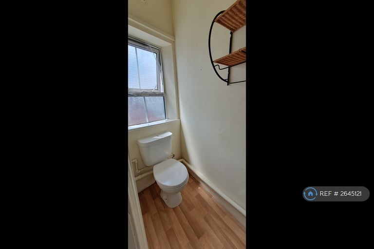 Studio flat in Springfield House, Ilkeston, DE7 (#2645121)