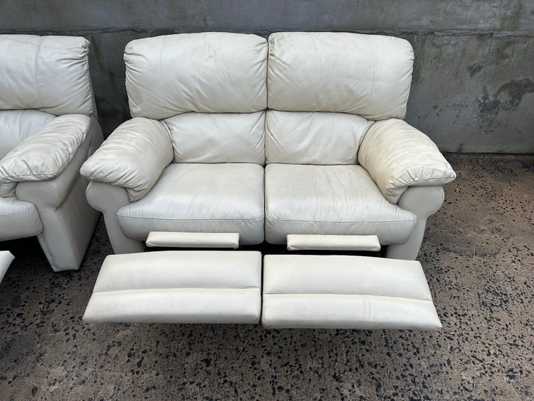 Cream leather 2 seater sofa & manual recliner armchair 