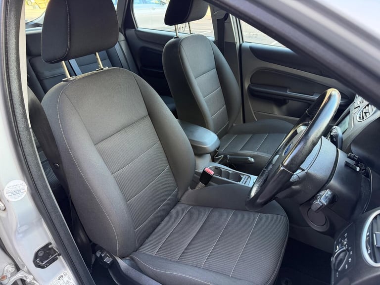2010 Ford Focus 2.0 Titanium 5dr HATCHBACK PETROL Manual