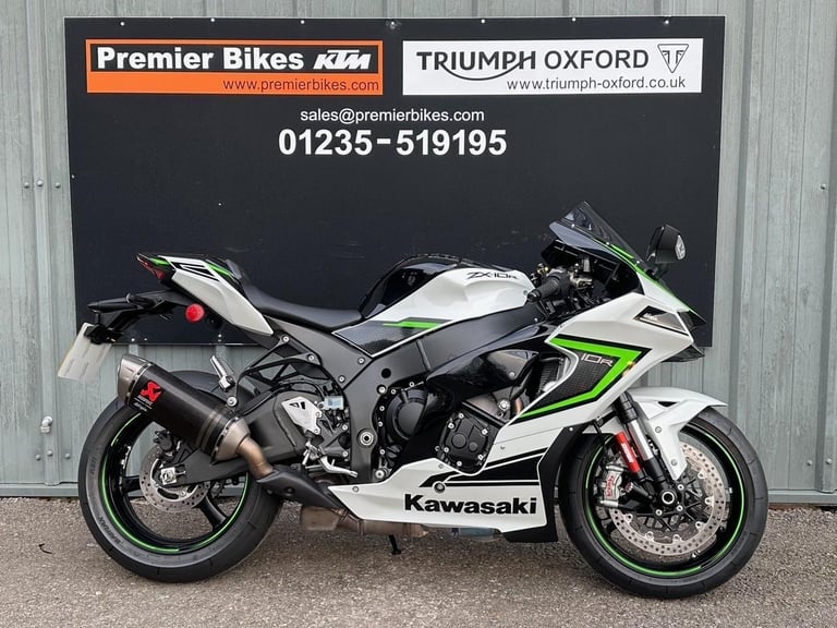 image for GOREGOUS ONE OWNER 2023/23 KAWASAKI ZX10-R PERFORMANCE MOTORCYCLE