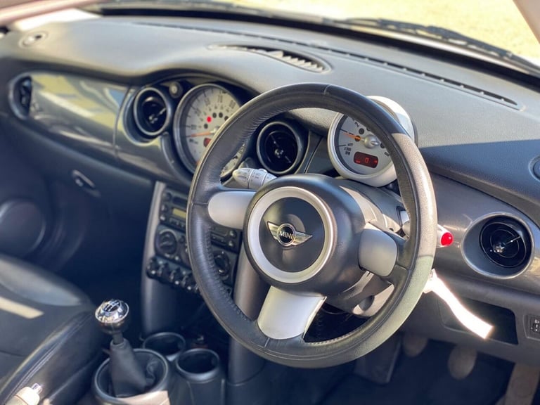 2005 MINI Hatch 1.6 Cooper Hatchback 3dr Petrol Manual Euro 4 (116 bhp) Hatchback Petrol Manual