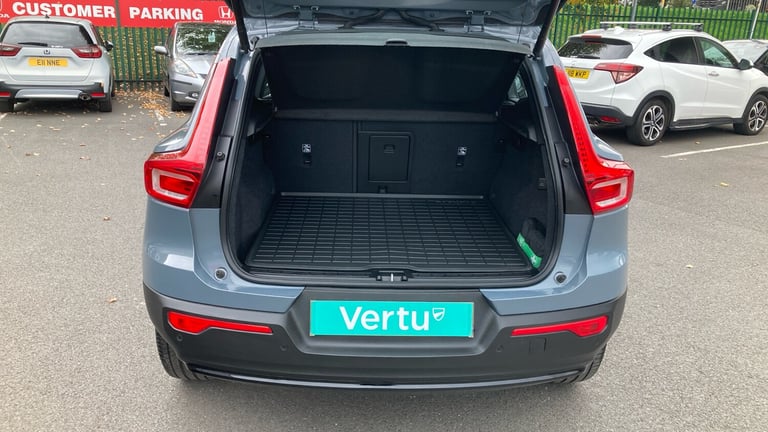 2022 Volvo XC40 2.0 B4P Plus Dark 5dr AWD Auto Petrol Estate Estate Petrol Automatic