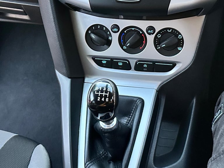 Ford, FOCUS, Hatchback, 2013, Manual, 998 (cc), 5 doors