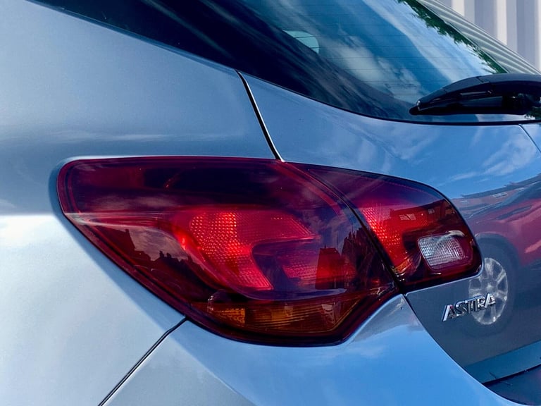 2016 Vauxhall Astra 1.6i SRi Euro 6 5dr HATCHBACK Petrol Manual