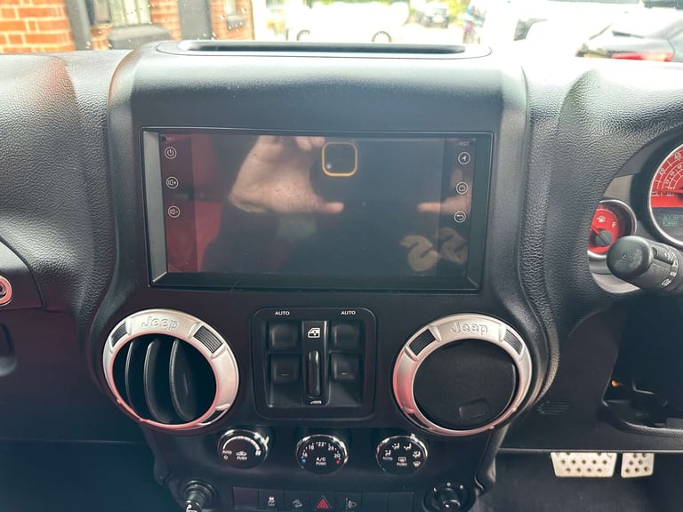 2013 Jeep Wrangler 2.8 Wrangler Sahara Unlimited CRD 197 Auto 4WD 4dr SUV Diesel Automatic