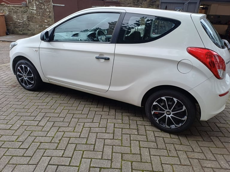 Hyundai I20, LOW Miles,£35 road tax, 3 Month Warranty