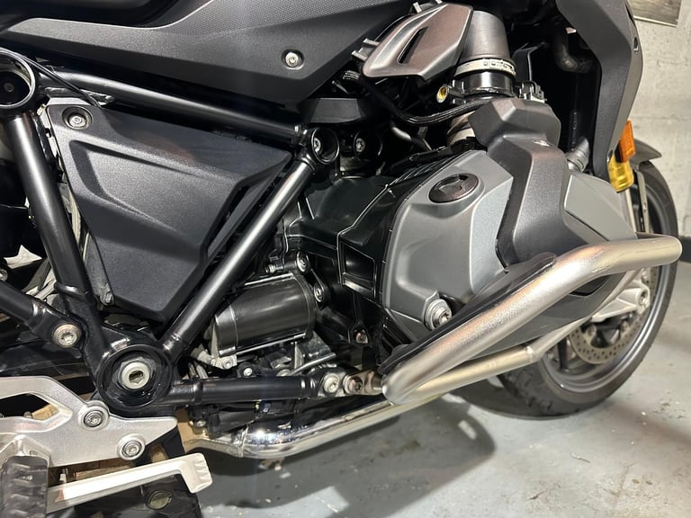 BMW R 1250 R SE, 2021 Full BMW service History