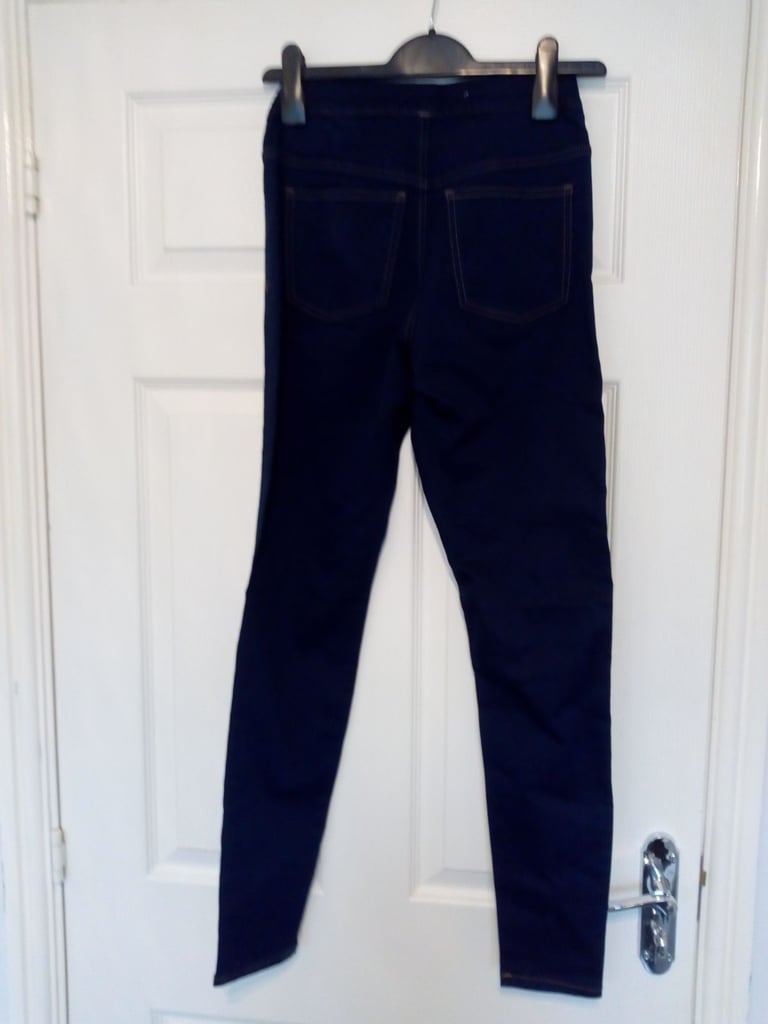 NEW LADIES M&S JEGGINGS, SIZE 8. TAGS STILL ATTACHED £22.50.