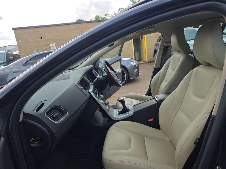 VOLVO V60 2.0 D2 SE Nav Euro 6 (s/s) 5dr 2017