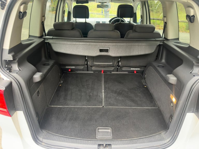 2013 Volkswagen Touran 1.6 TDI SE DSG Euro 5 5dr MPV Diesel Automatic