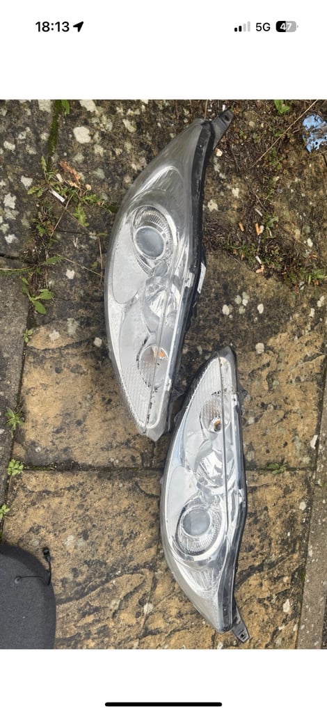Ford Fiesta Headlights