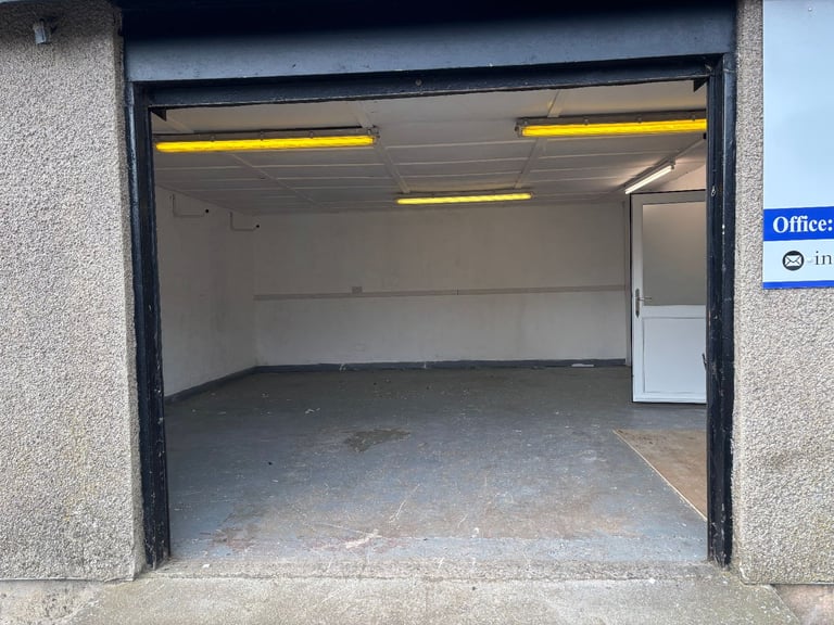 Store, studio, office or workshop to let