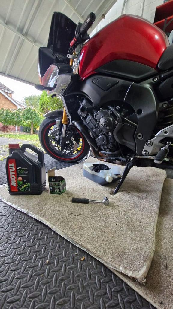 Yamaha FZ1S FAZER 2007 LAVA RED 1000CC 150bhp not fz6 r1 r6 zx6r zx10r z1 5vy 4c8 motorbike cycle  