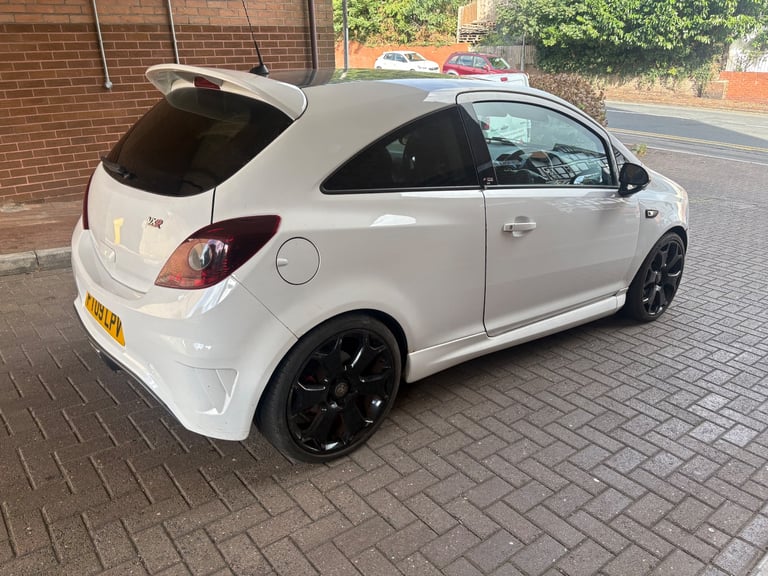 Vauxhall Corsa 1.6T Vxr Artic White edition 