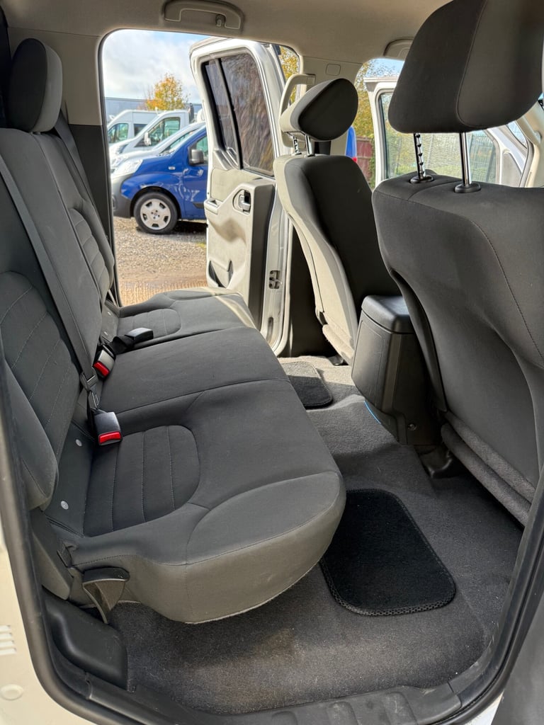 NISSAN NAVARA DOUBLE CAB PICK UP TRUCK 2.5DCI 4X4 4WD 102K NO VAT