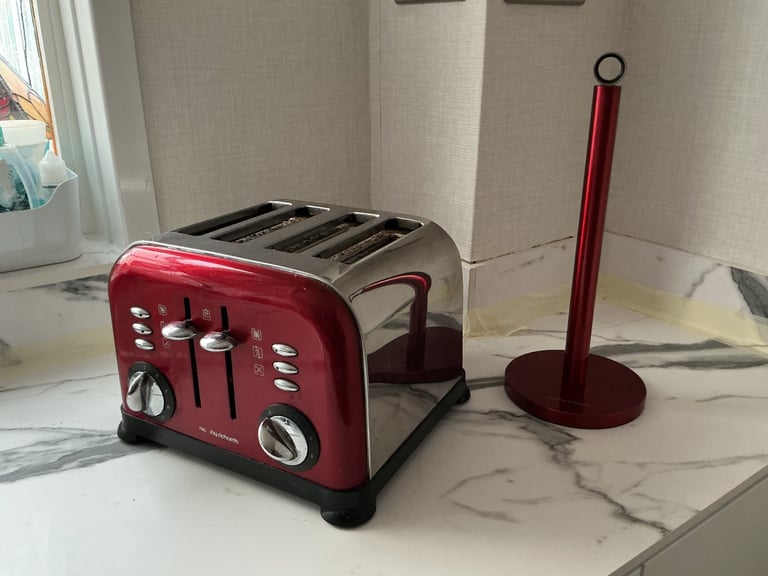 image for Murphy Richard’s 4 slice Toaster and Kitchen Roll Holder 