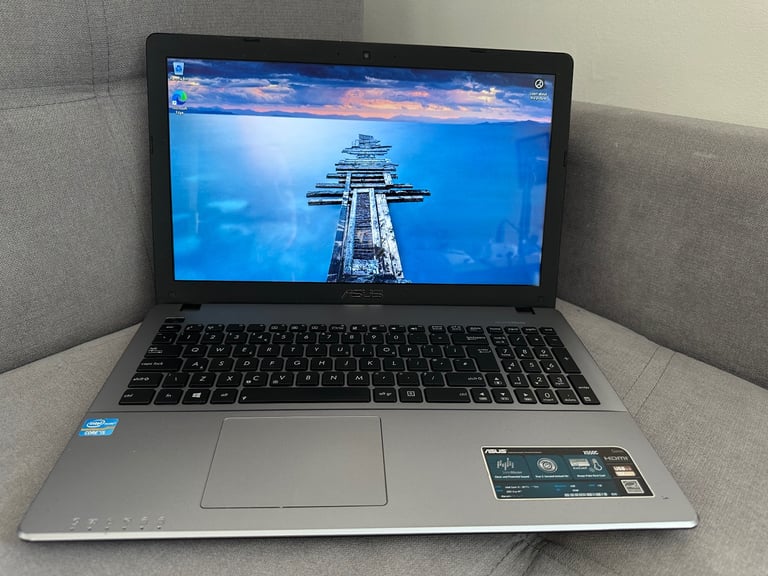 Asus X550C 15.6" HD SCREEN i5 8GB RAM 1TB HDD WINDOWS 11