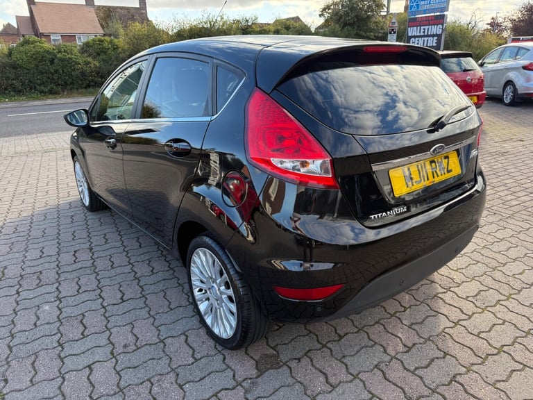 2011 Ford Fiesta 1.4 Titanium 5dr HATCHBACK Petrol Automatic