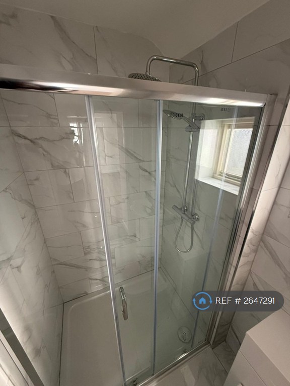 1 bedroom flat in Glumangate, Chesterfield, S40 (1 bed) (#2647291)