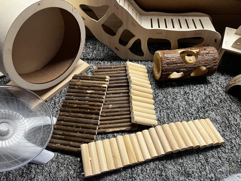 OPEN TO OFFERS Hamster/guinea pig cage accessories 