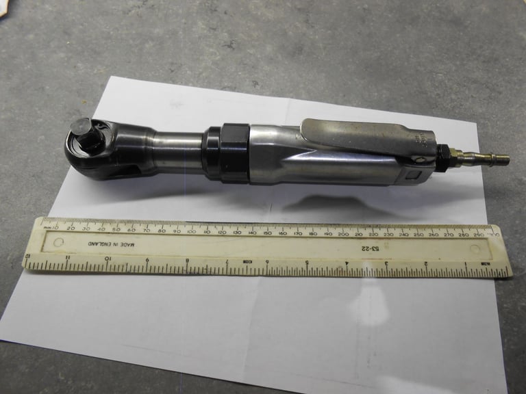 AIR RATCHET 1/2 INCH DRIVE.