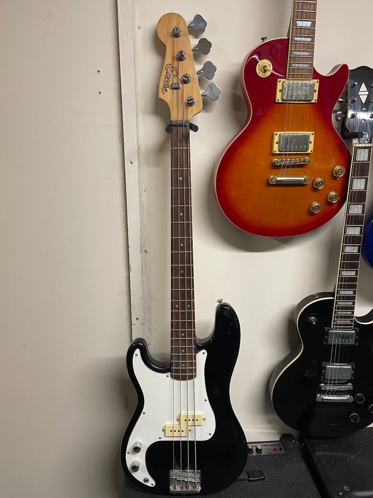 image for Encore Left Handed Black Bass electric guitar 4 String 4/4