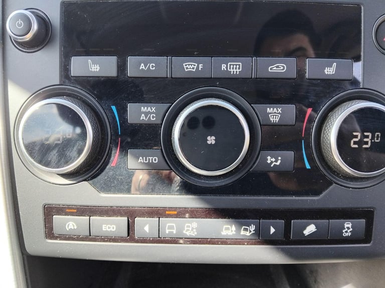 LAND ROVER DISCOVERY SPORT 2.0 TD4 SE Tech Grey Manual Diesel 2015