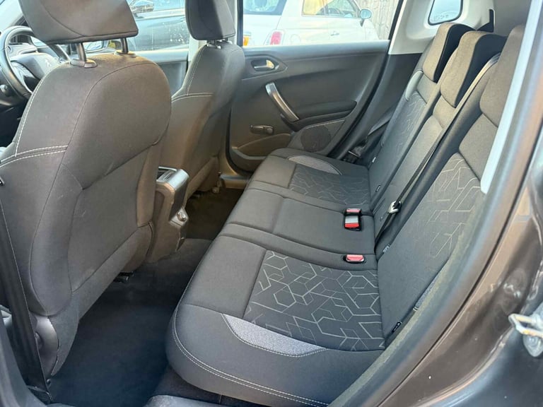 2017 Peugeot 2008 1.2 PureTech Active 5dr HATCHBACK Petrol Manual