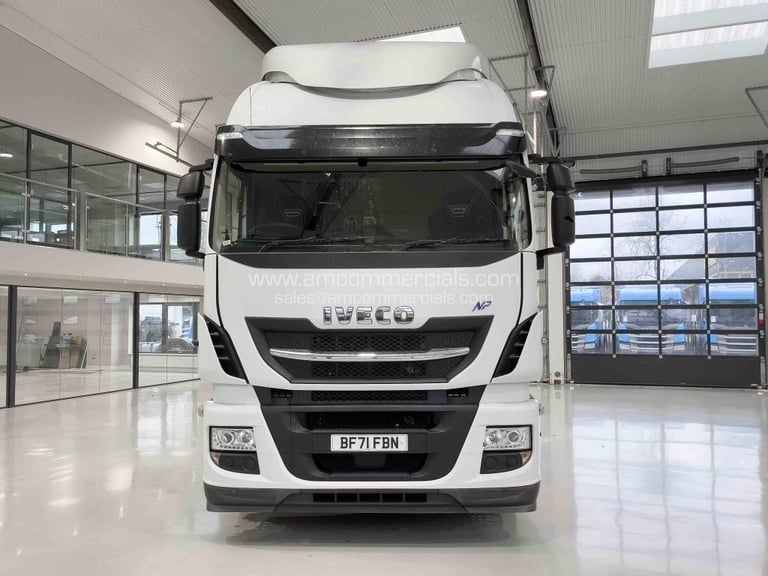 Iveco Stralis NP460, CNG Truck, Fixed Fifth Wheel, Visor, Rear Mounted Batteries